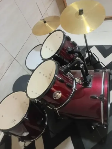 Bateria nova só montada nunca usada.