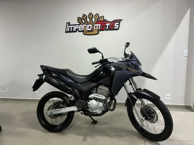 XRE 300 (PARA EXIGENTES)