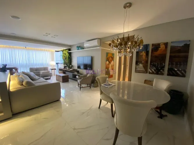 Apartamento com 3 Suítes na Beira Mar de São José