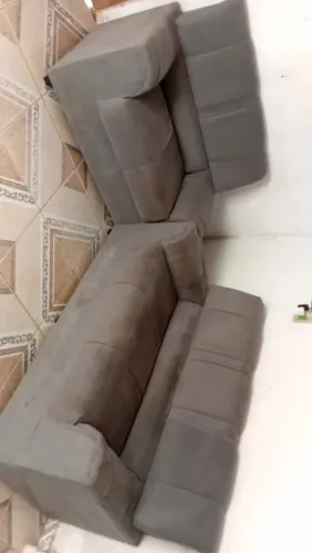 Vende-se sofá de 2 e 3 lugares semi novo em bom estado 