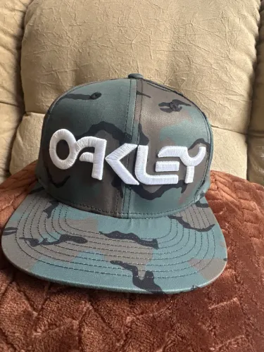 Bone Camuflado Oakley