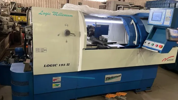 Torno CNC NARDINI LOGIC 195 II placa hidráulica