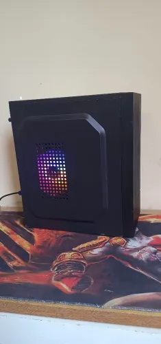 CPU COM PLACA DE VÍDEO E COOLER RGB