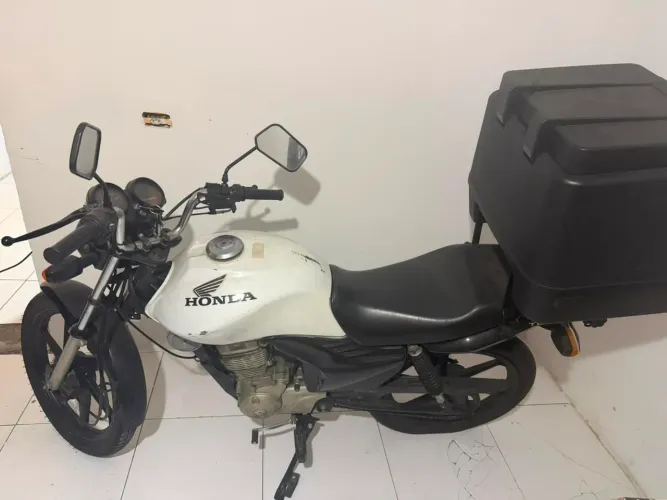 Vende- Se moto CG 125 ks C/Baú!