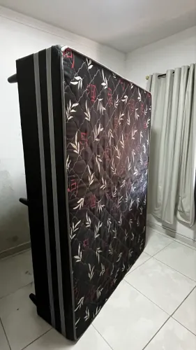 Vende-se cama casal