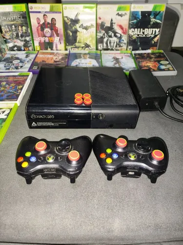 Xbox 360 Super Slim Desbloqueado RGH + 2 Controles Originais + 35 Jogos no HD