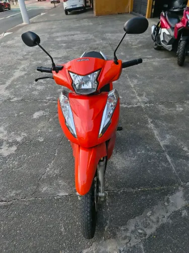 Vende-se moto ... troco ,financio,