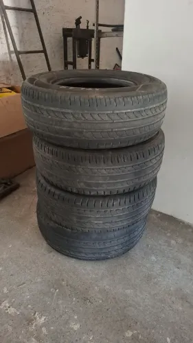 Vendo jogo de pneus 265/70r16