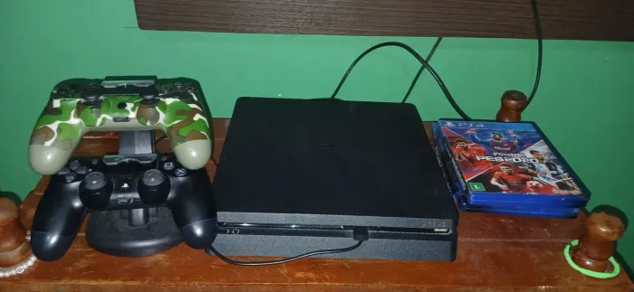 Ps4 + 2 controles + 2 jogos