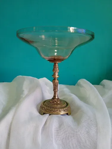 Antiga Fruteira / Centro de Mesa em Bronze e Vidro 16 cm