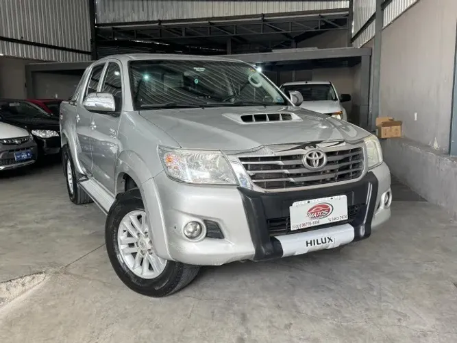 Toyota Hilux CD SRV D4-d 4X4 3.0 TDI Diesel AUT 2014