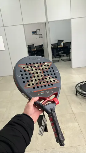 Raquete Padel NOX AT10 Genius 18k Alum 2025