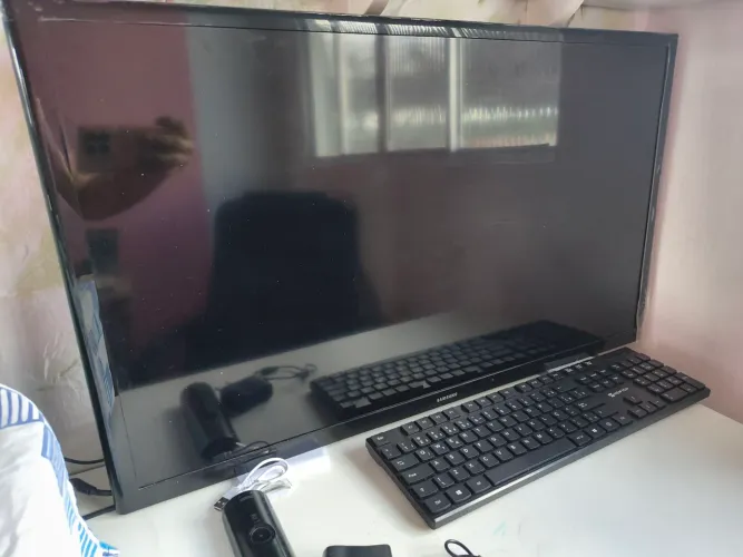 Vendo TV Samsung smart 32 polegadas.