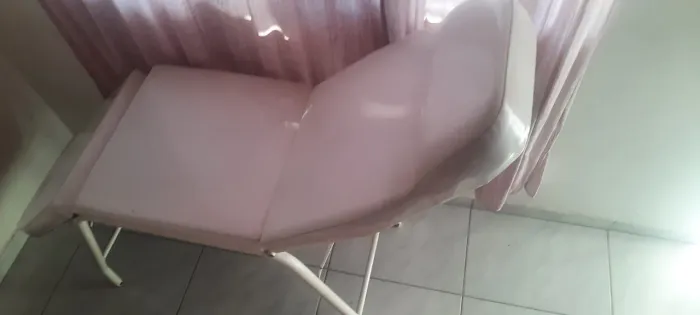 Vendo uma maca de estética novinha 250 reais