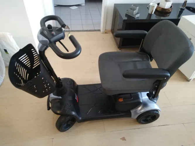 QUADRICICLO ELÉTRICO Marca: OTTOBOCK Scott S<br>Marca: OTTOBOCK Scott S