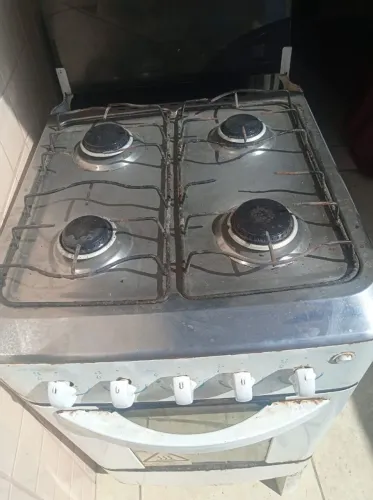 Vendo cama fogão e tanquinho