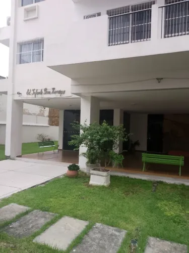 Centro- Edifício Dom Infante*Vendo Aptº 03 Quartos *02 Garagem**Aceito Financiamento**