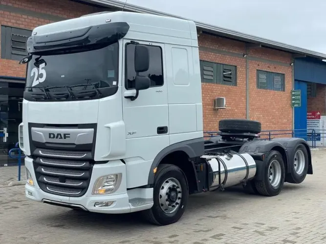 DAF XF 480 6X2 ANO 2025 EURO 6 - COM 116 MIL KM - TANQUES EM ALUMÍNIO POLIDO