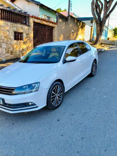 Volkswagen Jetta Comfortline 1.4 TSI 16V 4P Aut. 2017