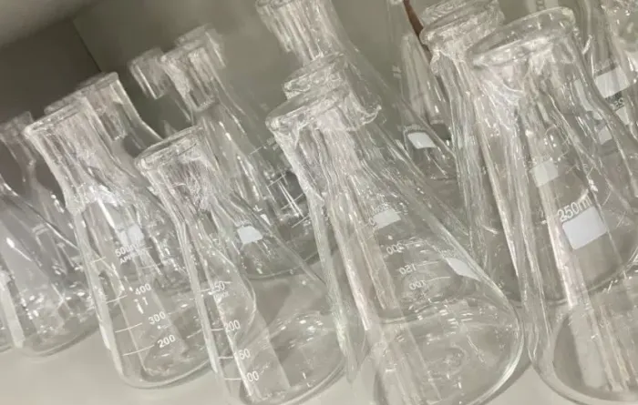 Erlenmeyer De Vidro Boca Estreita Graduado 500ml