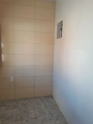 Alugo quarto alugo quarto cam entrada e saida im depenno conjunto Residencial em Aracaju