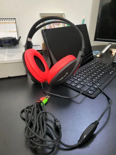 Fone de ouvido com microfone
