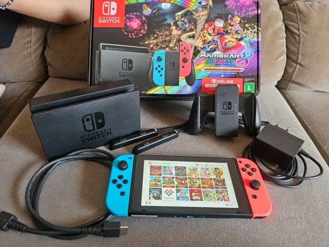 Nintendo Switch V2 IMPECÁVEL COMPLETO DESBLOQUEADO CARTÃO GB
