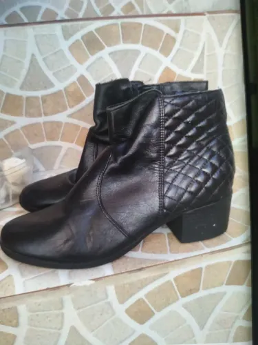 Linda bota de couro