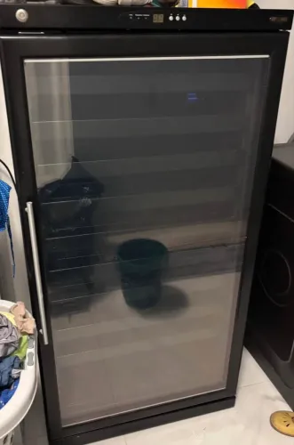 Vendo adega 90 garrafas