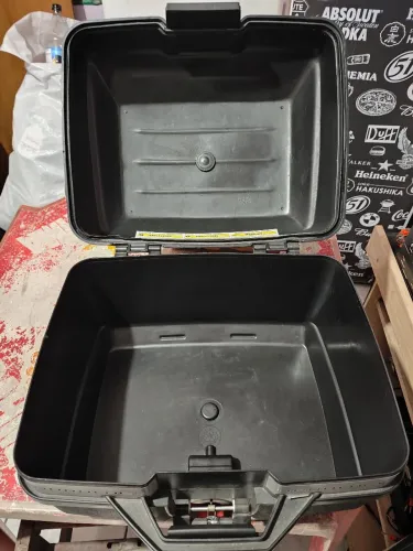 Bau marca givi 27 litros