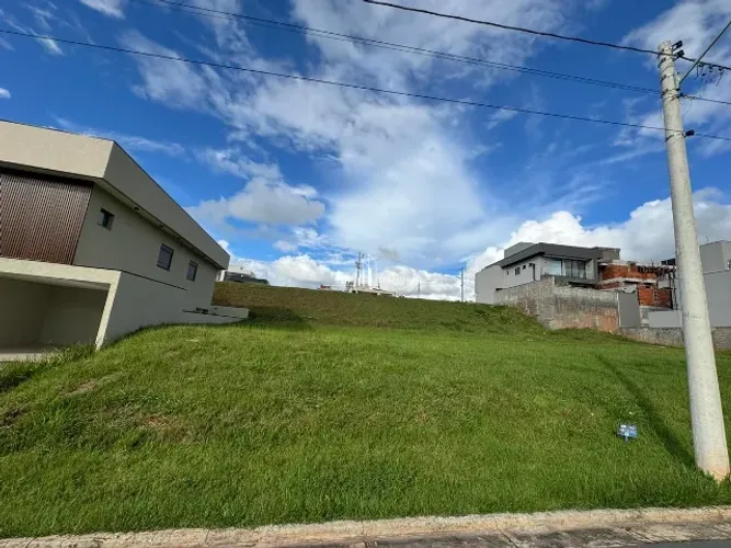 Lote Jardins Capri, sem vizinho de frente, com 315,00 m² - Quitado e Registrado R$ 315.000