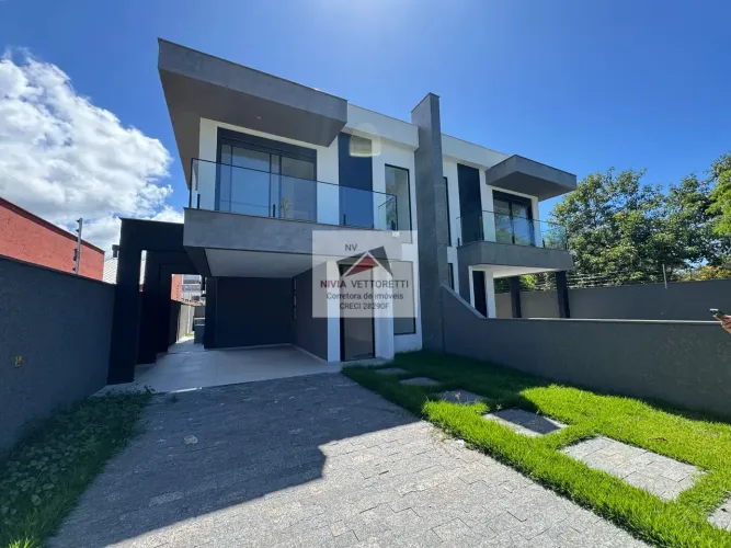 Casa Sobrado 3 suítes e Piscina