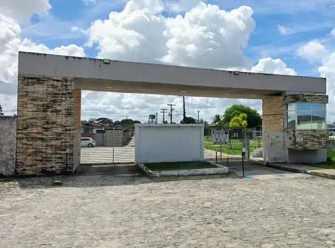 Vendo excelente casa com 2 quartos em Marechal Deodoro - AL