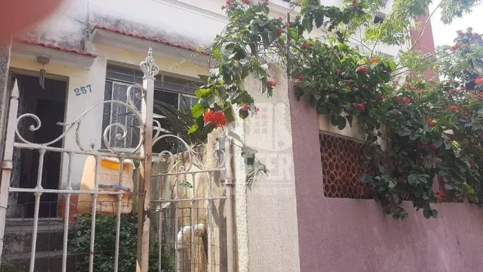 Casa comercial no Fonseca com 6 cômodos