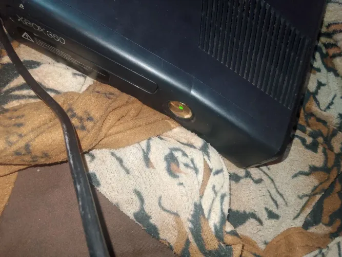 Troco Xbox360 por PS2 ou ps3 Xbox liga mas não dar imagem 2controles hd jogos defeito hdmi