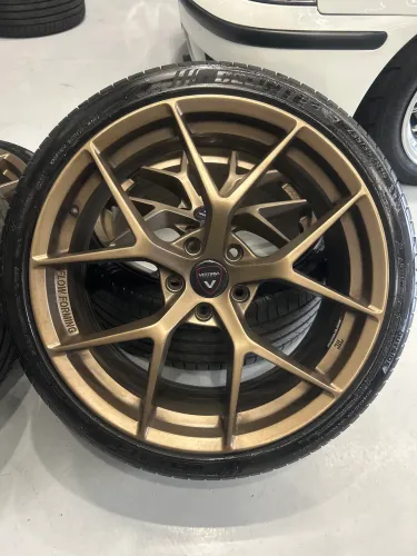 Jogo de rodas Vittoria R19 5x112