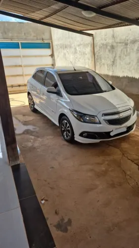 Chevrolet Onix Hatch LTZ 1.4 8V Flex Power Mec. 4P 2014