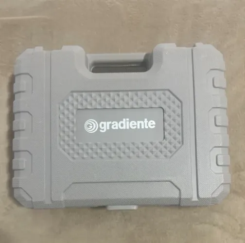 PARAFUSADEIRA/FURADEIRA SEM FIO GRADIENTE COM 2 BATERIAS E MALETA