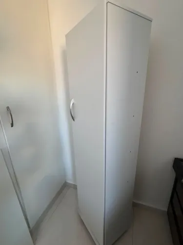 Armário para vassoura