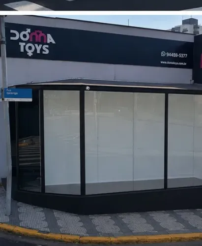 Fachada de Vidro Completa com Cobertura