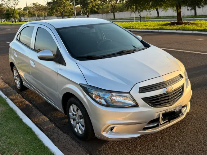 Chevrolet Onix JOY Hatch 1.0 8V Flex Mec. 4P 2018