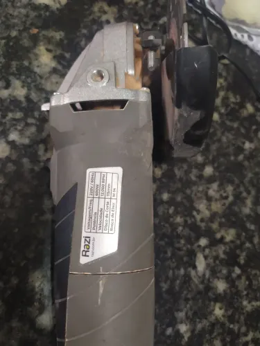 Lixadeira elétrica 220 poucos dias de uso 