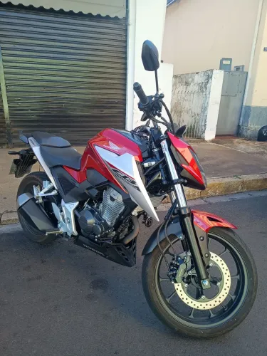 Vendo Cb300f