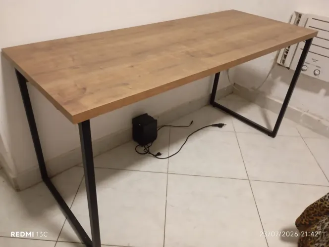 Mesa estilo industrial 1.40 x 0.60 cm