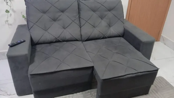 Sofá retrátil e reclinável