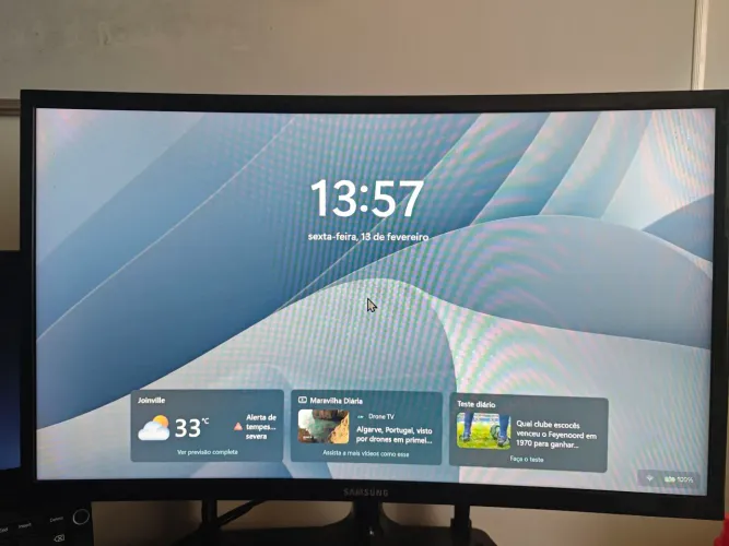 Monitor Samsung Full HD Curvo