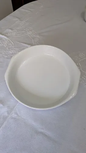 Travessa de louça branca