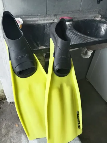 Vendo um kit de natação