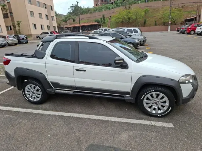 Fiat Strada Adventure1.8/ 1.8 Locker Flex CD 2015