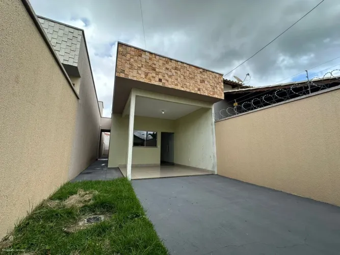 Casa para Venda em Goiânia, Goiá, 3 dormitórios, 1 suíte, 2 banheiros, 2 vagas